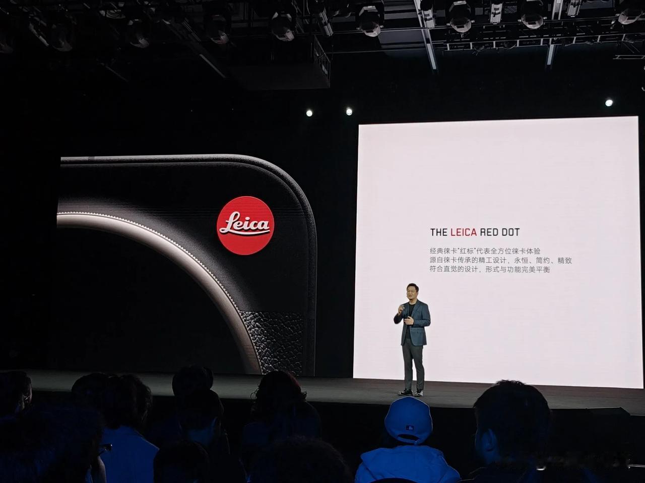 小米17 Ultra徕卡版来了！经典黑白，纯粹简约。秉承简约的设计理念，经典拼皮