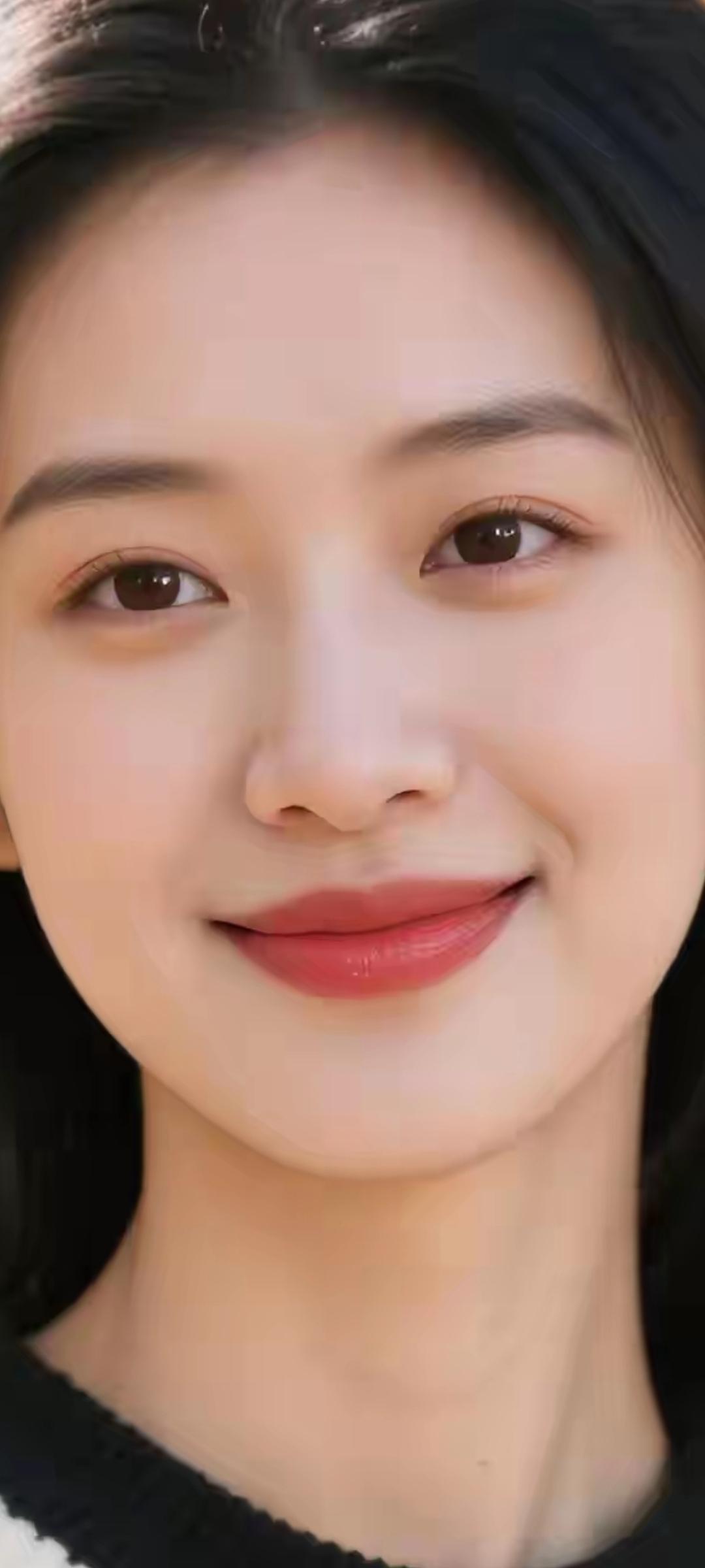 甜美笑容，元气满满的一天！😊✨