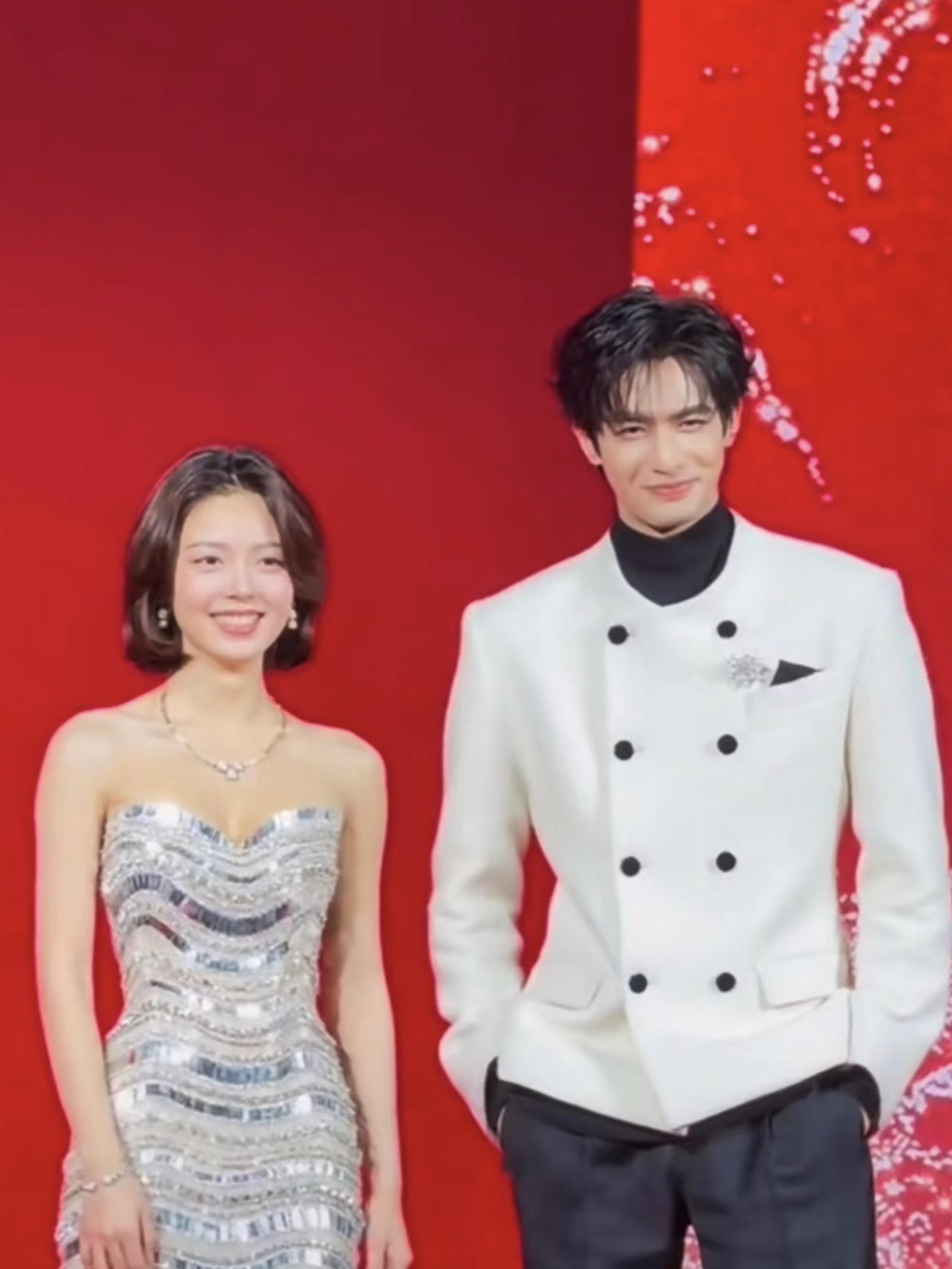 🐉：我的眼里都是你。