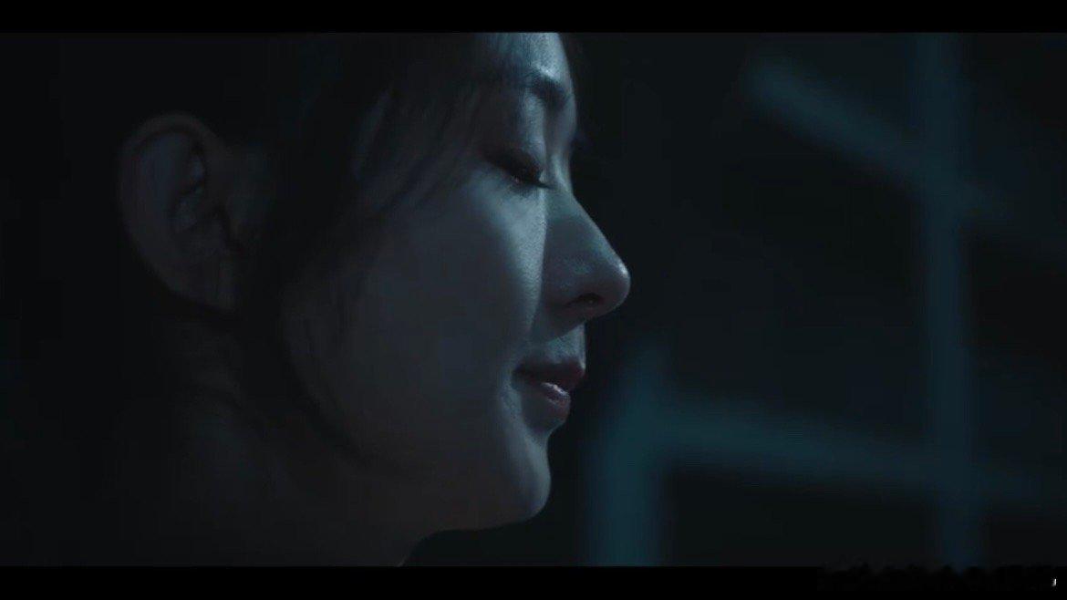 #赵丽颖跳楼镜头##赵丽颖在人间跳楼镜头# 赵丽颖《在人间》跳楼镜头🈶️，颖宝