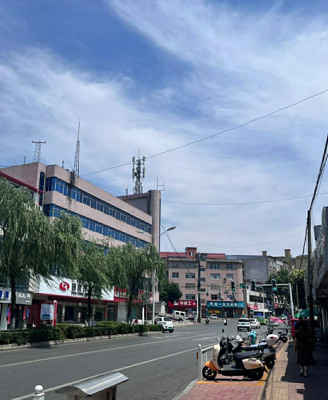 谈男朋友要谨慎一点，不然遇到一个心智不健全的，冲动型

1. 极度控制、占有欲强