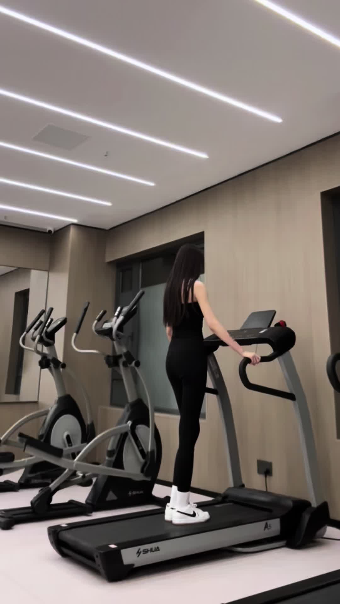 人都是会变的 我现在不盼任何人待我如初