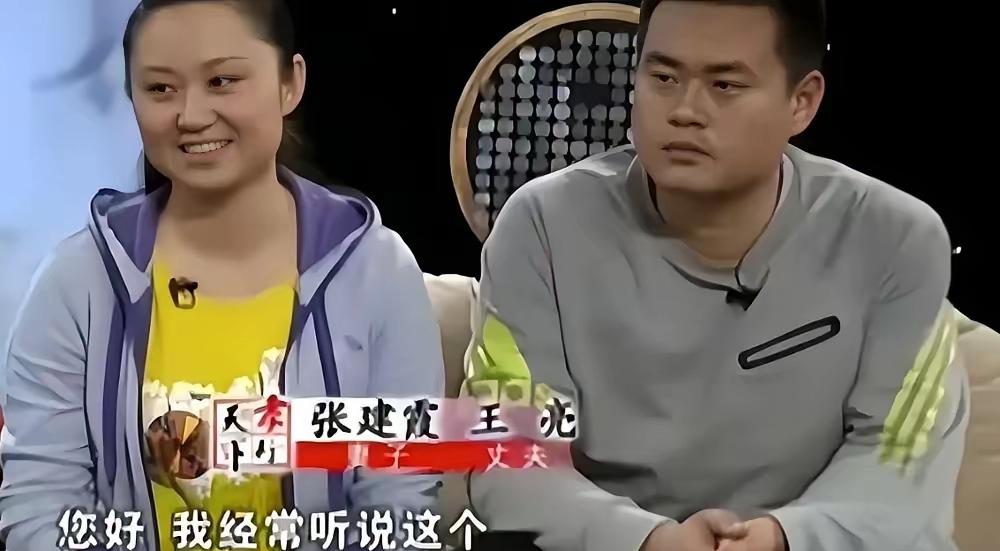 女子割走近七成肝救公公
 
事后却被婆家嫌体弱没用
 
当初她瞒着爸妈躺上手术台