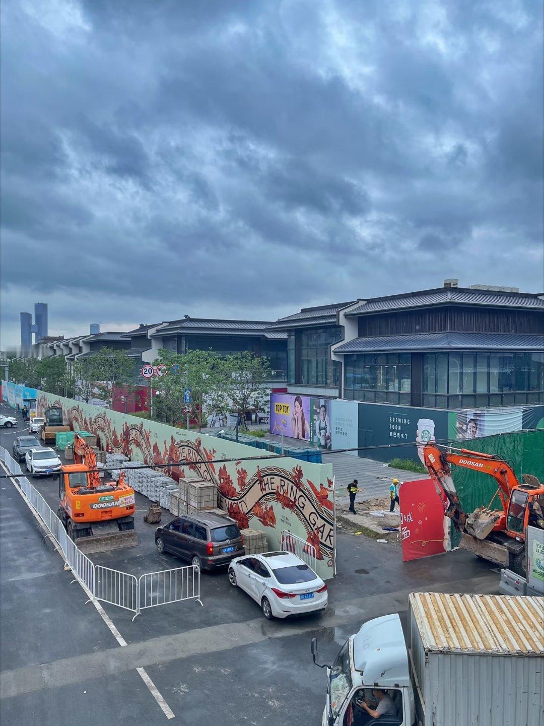 为什么新房价格涨二手房跌幅扩大 新房的优势是新，二手房的优势是价格。而且新房也不