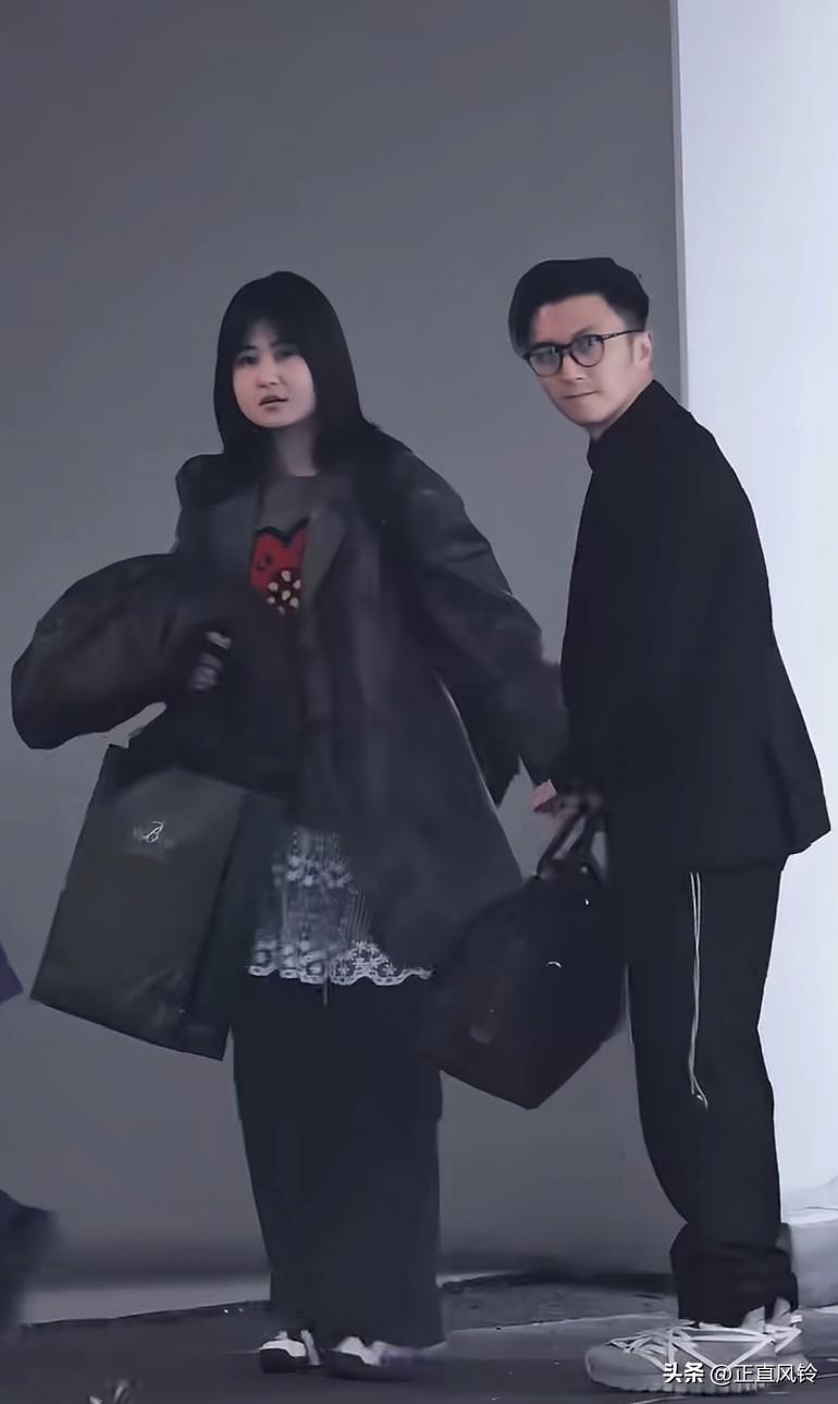 和谢霆锋在一起牵手的女孩叫啥名字？这是又交小女朋友了？
46岁还有这状态没谁了，