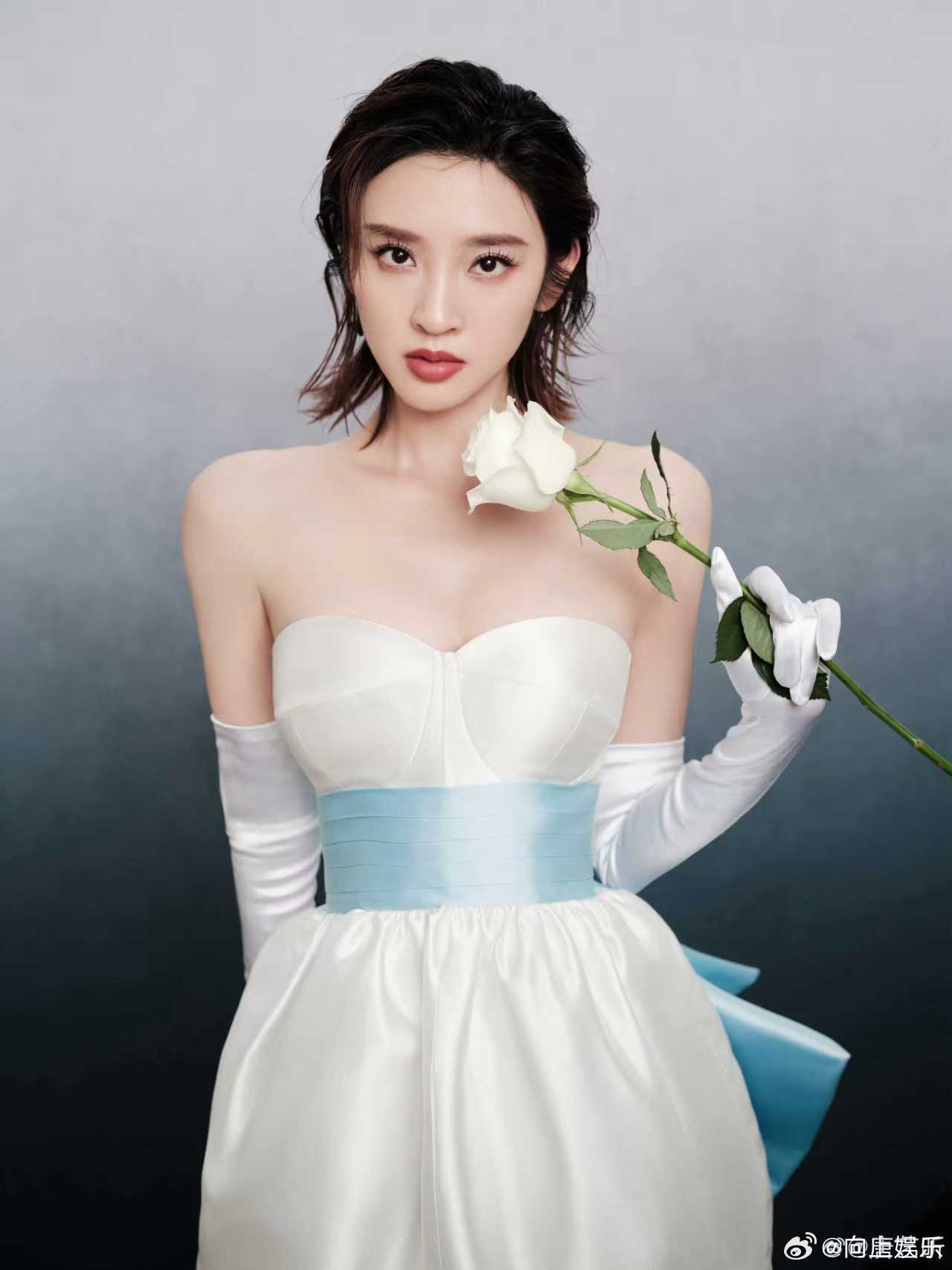 唐艺昕此刻心情很曼妙 唐艺昕此刻心情很曼妙  期待的乘风首舞台呀，我们已经准备好