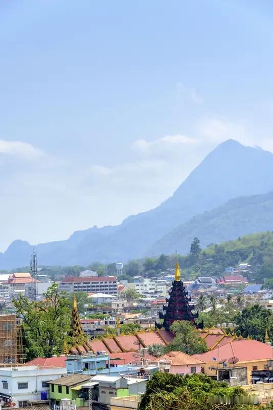 东南亚为啥这么乱，原因还挺多。从地理上看，它岛屿众多、地形复杂，这就导致管理难度