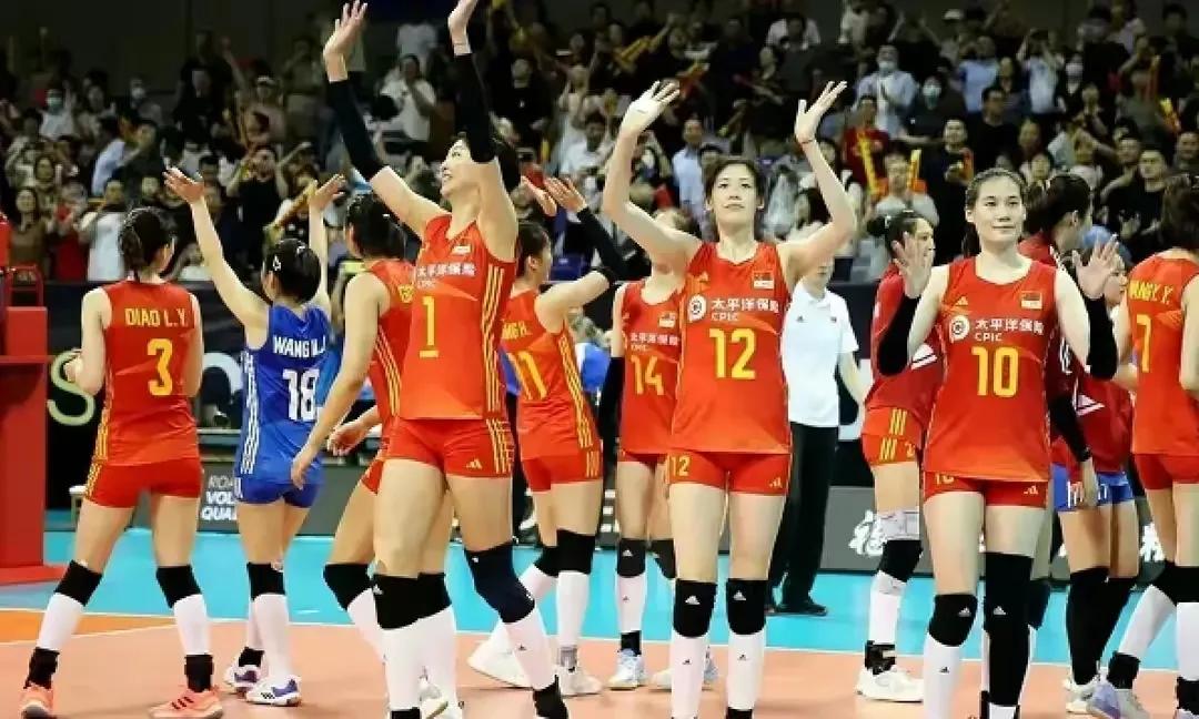 中国队🇨🇳1-3多米尼加🇩🇴
从三连胜到三连败，中国女排明晚（24日19