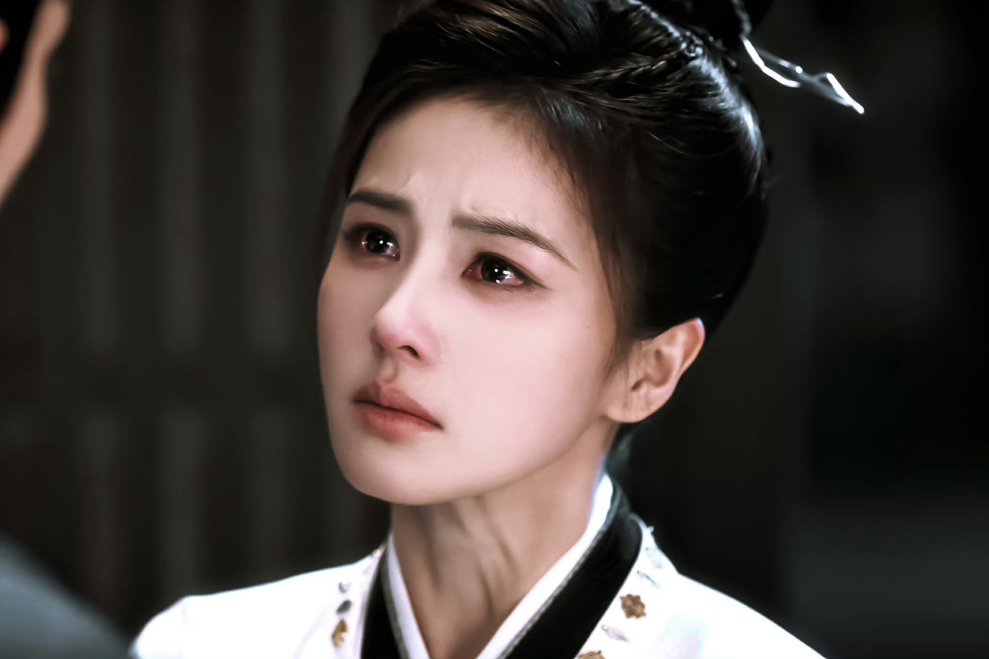 唐宫奇案 我的评分：白鹿哭戏👖情人节专享虐心剧情！老鬼头一走，李佩仪哭得让人心