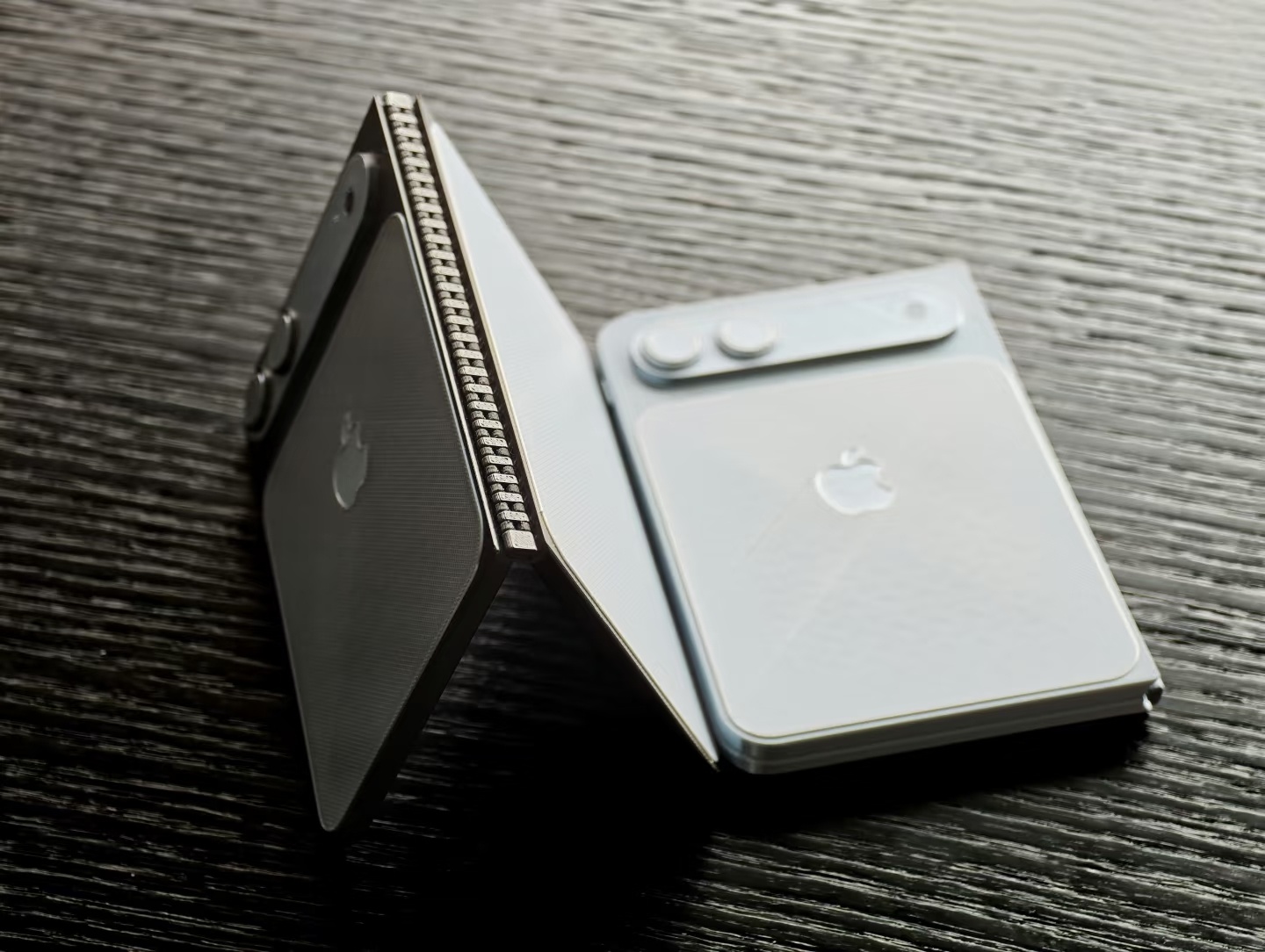 iPhoneFold售价曝光苹果折叠屏采用阔折叠形态，外屏尺寸约为5.49英寸，