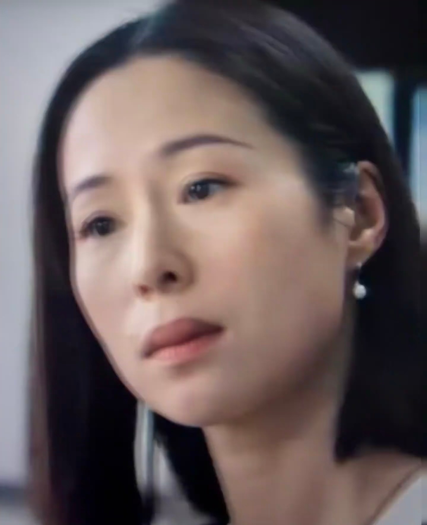 江一燕的上嘴唇 没事吧 