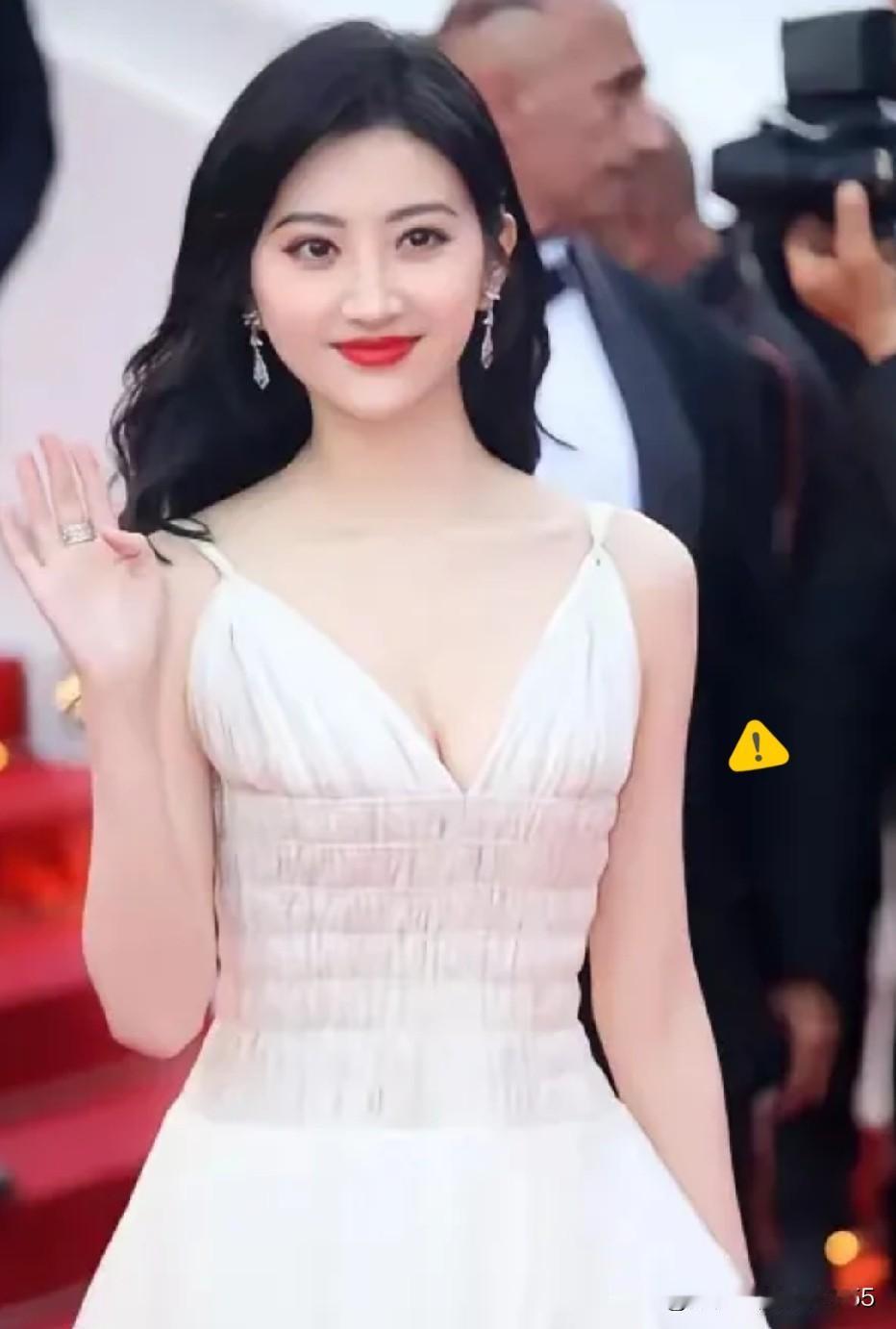 孙宇晨和景甜因为三千多万的天价彩礼闹上法庭，孙宇晨发了万字长文，把两人的床上私密