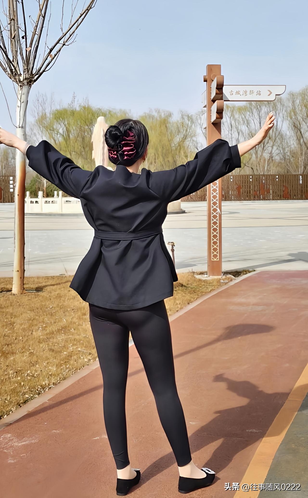 春日漫步，古风穿搭，自在悠然