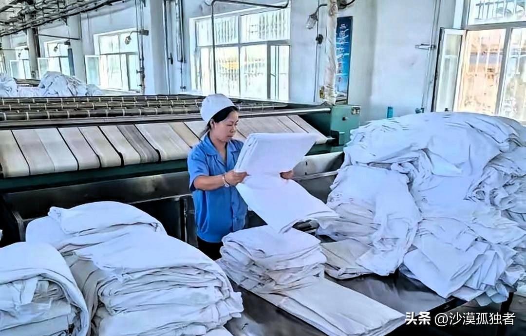 四川南充，一女子每天在某洗涤公司工作19小时，从早晨7点，干到下半夜2点，才拿3