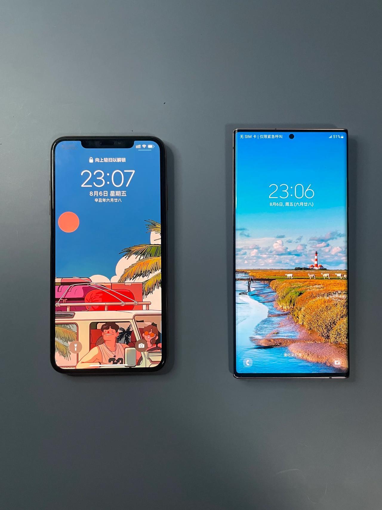翻出来了这张三年前的照片，iPhone Xs Max和三星Note 20 Ult