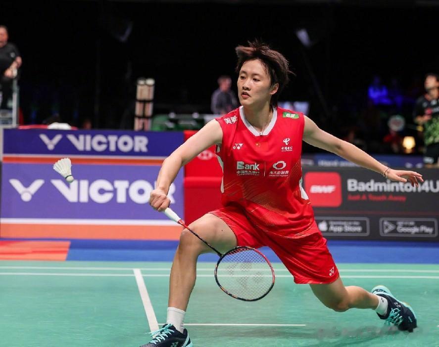 2-0！韩悦一胜难求，陈雨菲晋级，决赛战前世界第1，菲菲手握优势
中国羽毛球选手