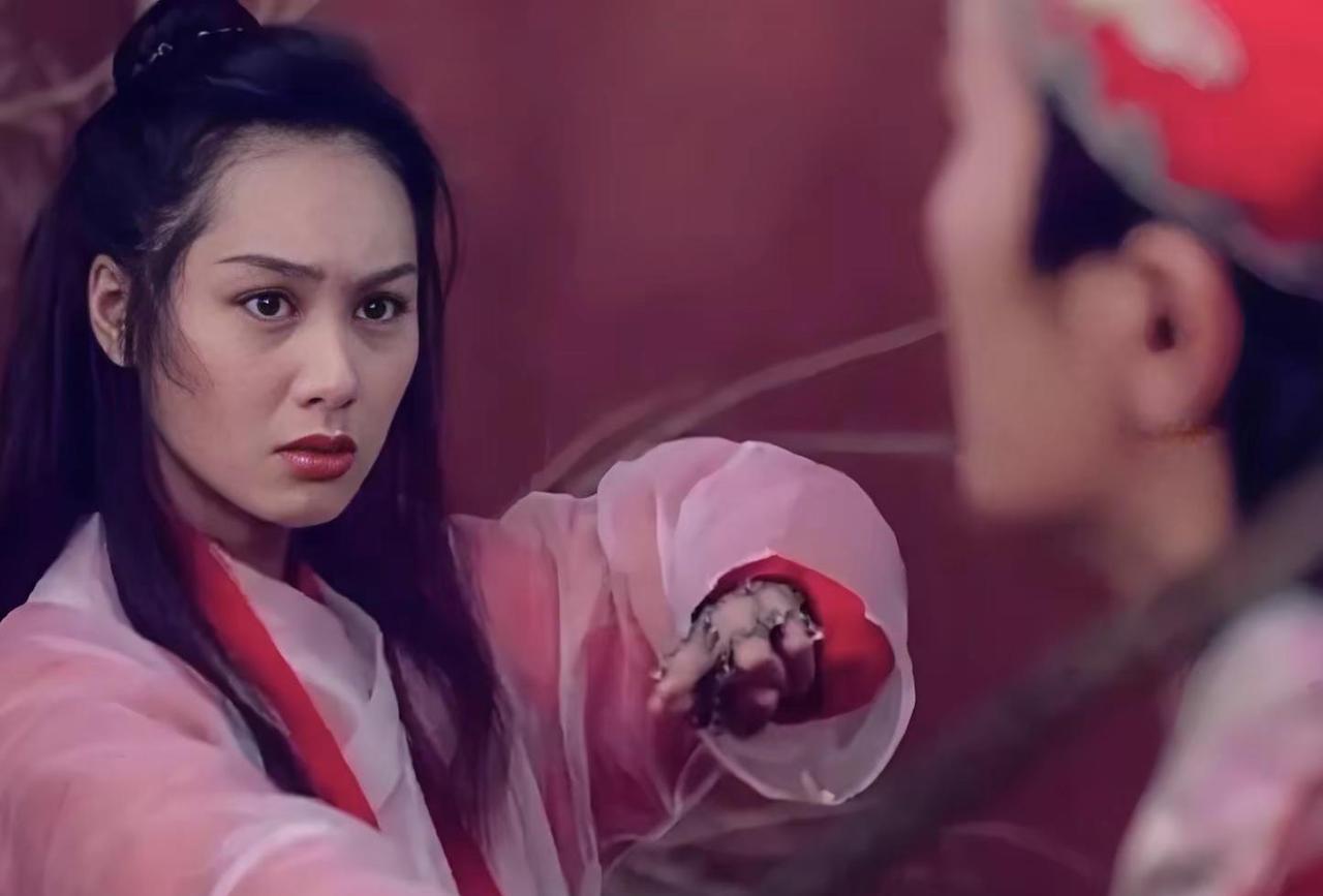 那句骗了你二十年的情话，真相是反的。
紫霞等待她的盖世英雄踏着七彩祥云来娶她。