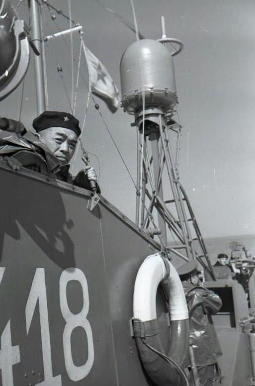 1955年，彭德怀率中国军事代表团以观察员身份出席华沙条约第一次会议。在会议结束