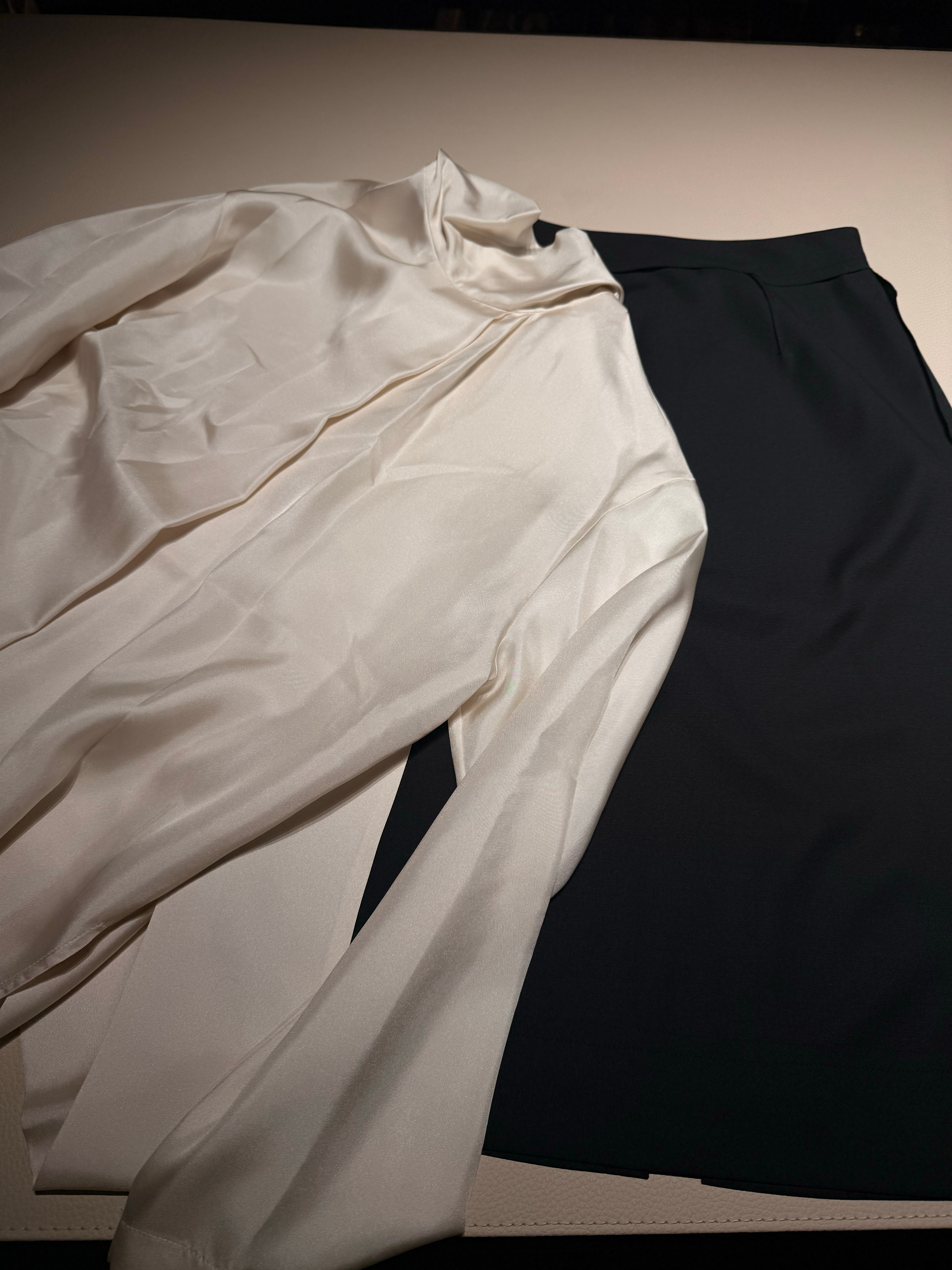 妈也 简直是Phoebe Philo 时代的Celine好喜欢这套啊这半裙觉了 