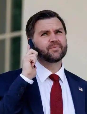 【美国副总统万斯去匈牙利和巴基斯坦两场走秀都不走运】
        美国副总统