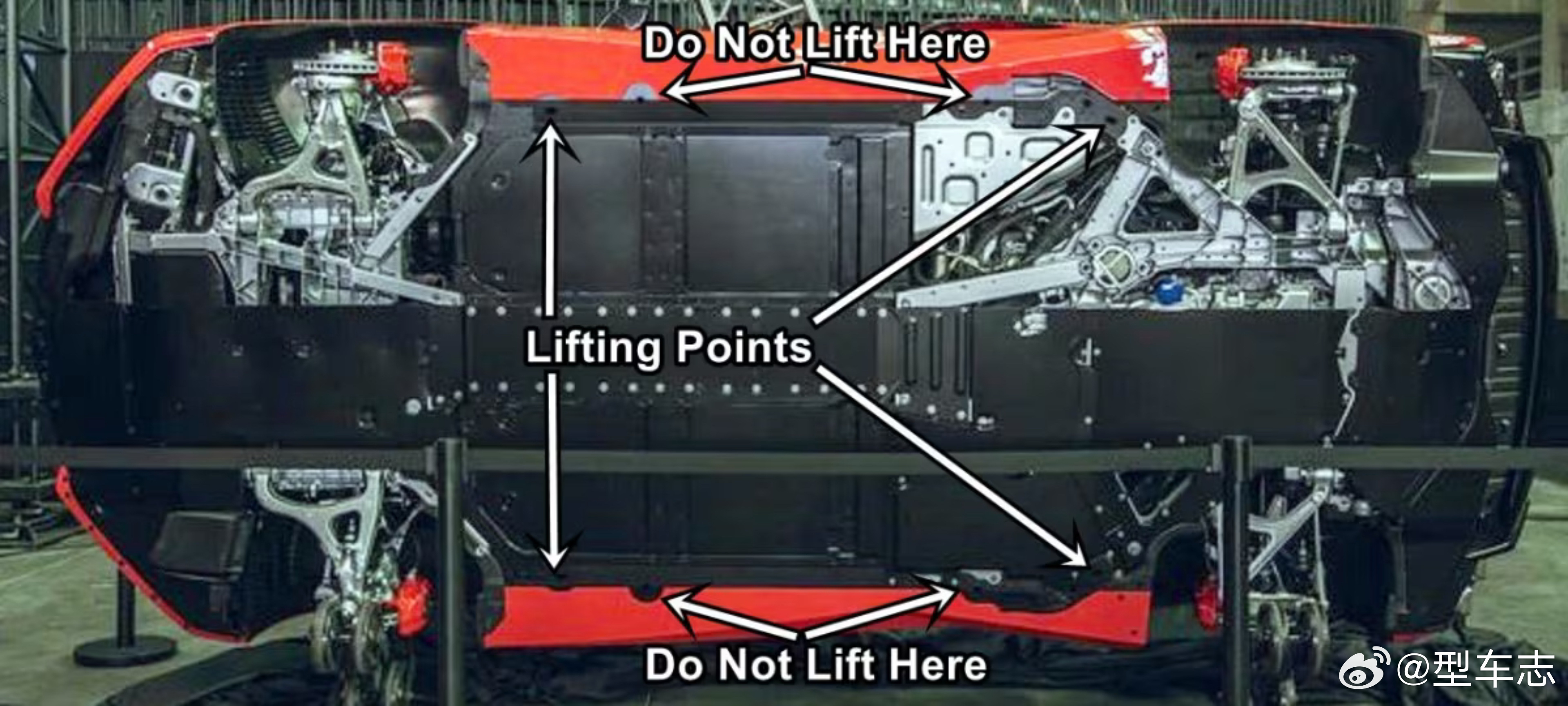 中置后驱引发的惨剧：美国一辆刚提不久的雪佛兰 Corvette C8 Z06回4