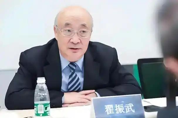 如今再看，真是打脸了！2015年，二胎政策推出，权威专家翟振武教授曾放话：“一旦