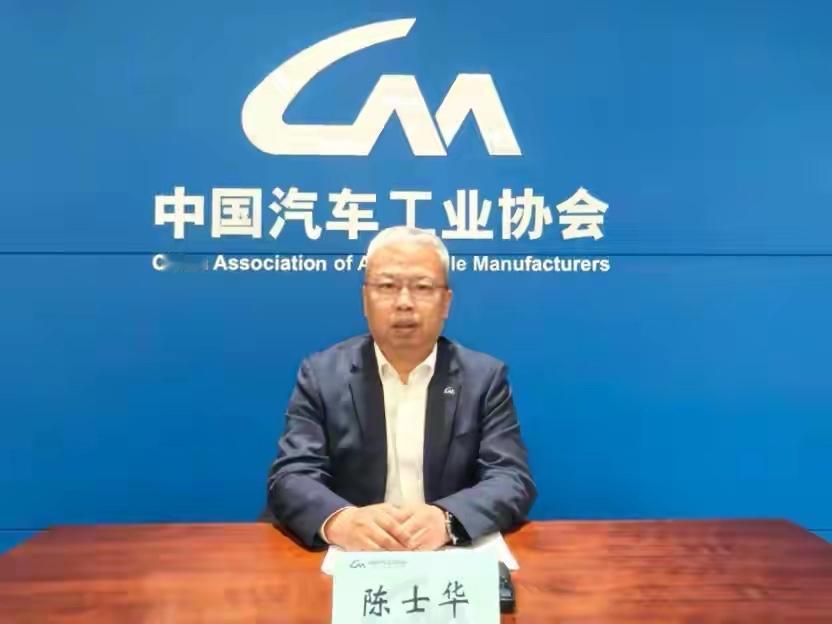 从去年年底开始，中国新能源车出口数量增长很快，2025年前十个月，出口量达到20