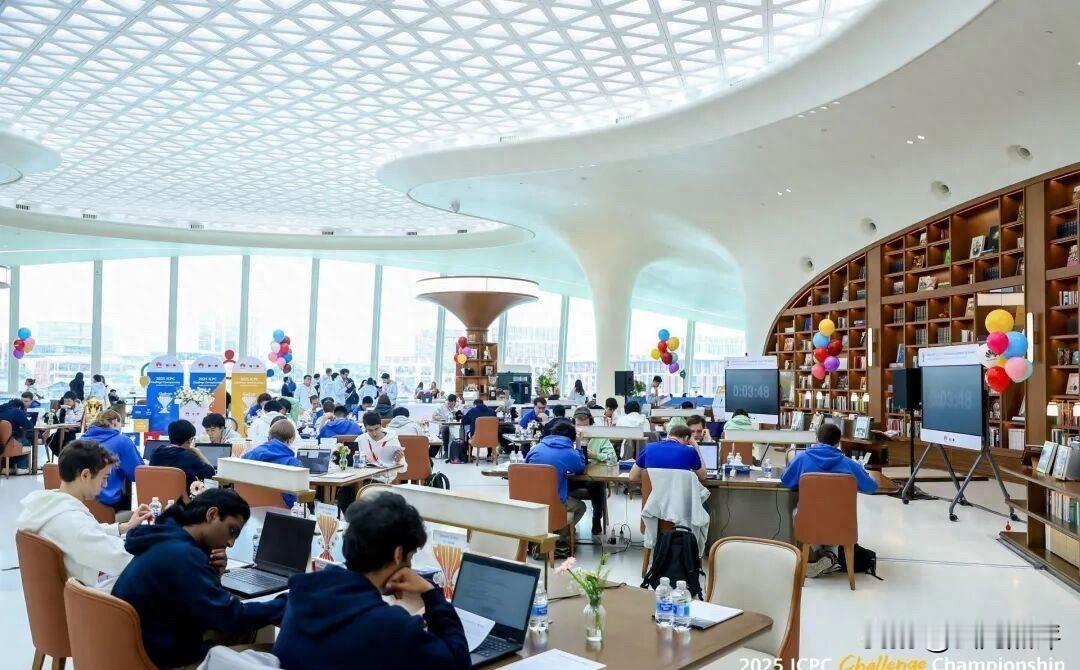 任正非对话顶尖程序员
华为芯片制造特种部队首曝光
任正非再发惊人之语：ICPC总