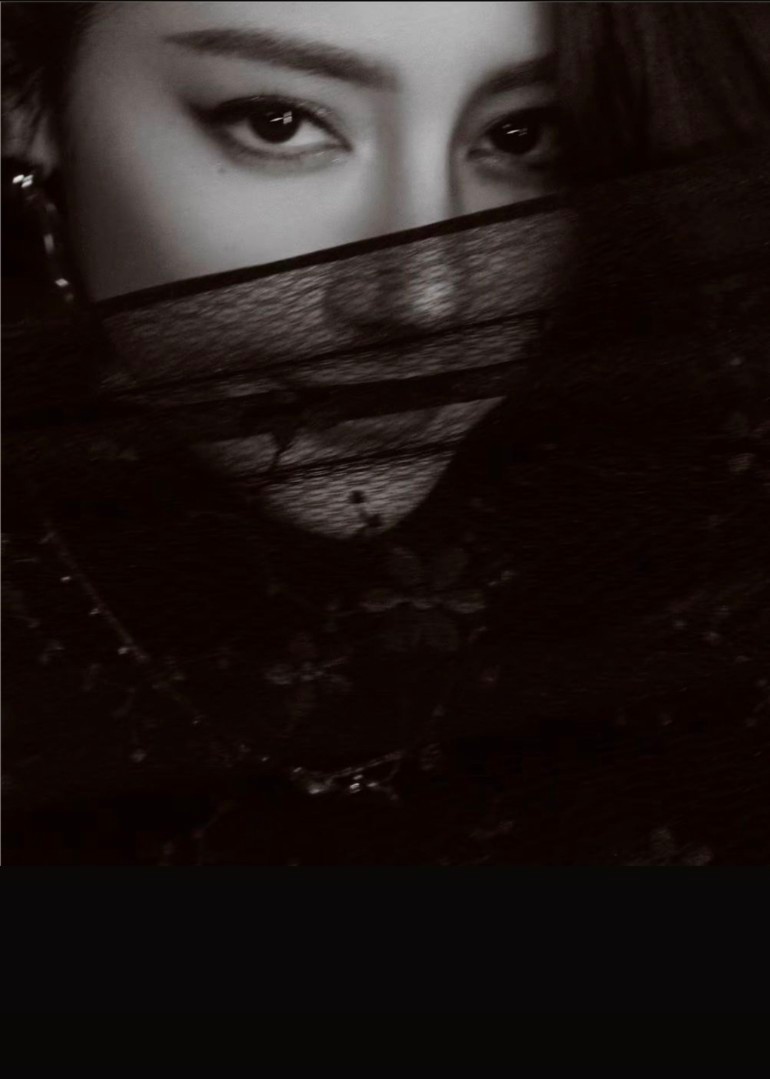 迪丽热巴方寸之间魅惑尽生好喜欢迪丽热巴这个照片迪丽热巴方寸之间魅惑尽生 迪丽热巴