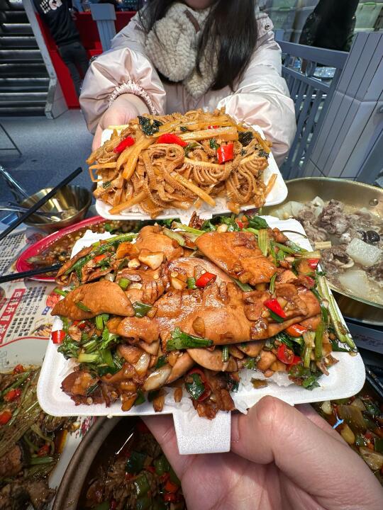柳州真正好吃的苍蝇馆子！！（人均50r！！