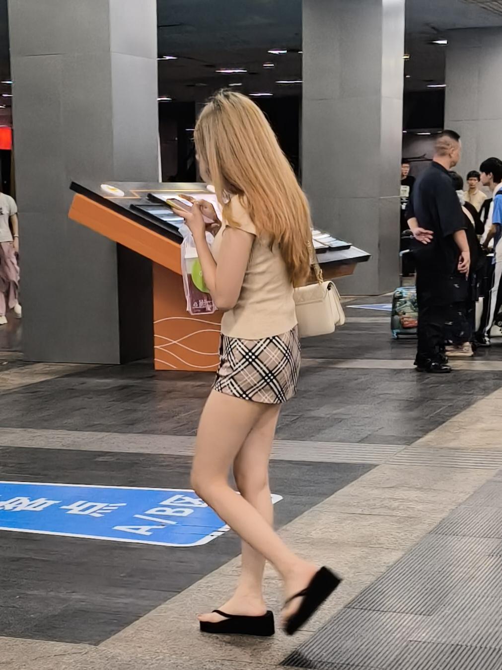 人性 探处，总有一种不安于现状的冲动。只要条件成熟、环 境催化、机遇降临，绝大多