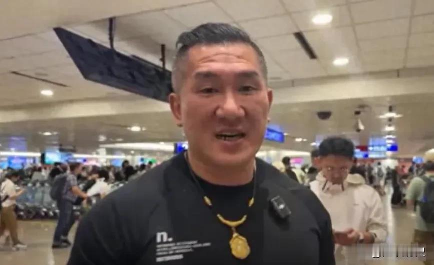 “台独”真的太可恶了，把好端端商人逼的倾家荡产，把好人给逼疯
就在刚刚，无意间刷