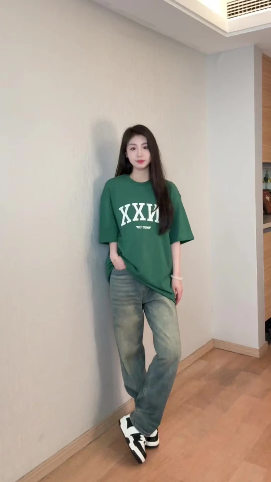 站在女生的角度告诉你 对自己狠的男生一般都不会混的太差，答应我从现在开...