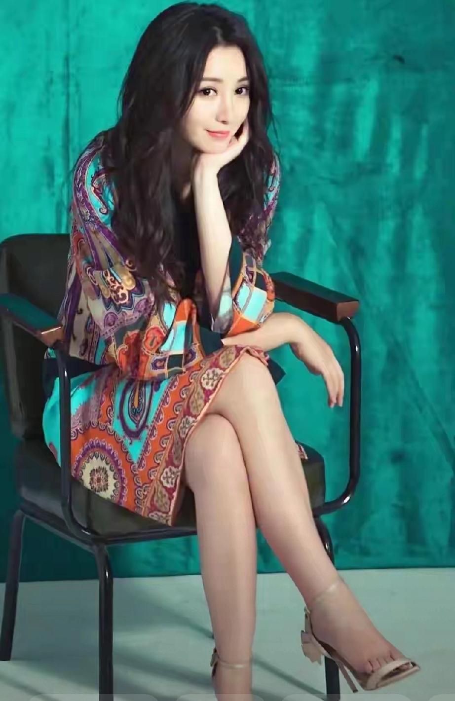 我将紧扣柳岩从被舆论恶意消费、事业低谷，到靠大鹏相助、自身沉淀逆袭的核心脉络，打