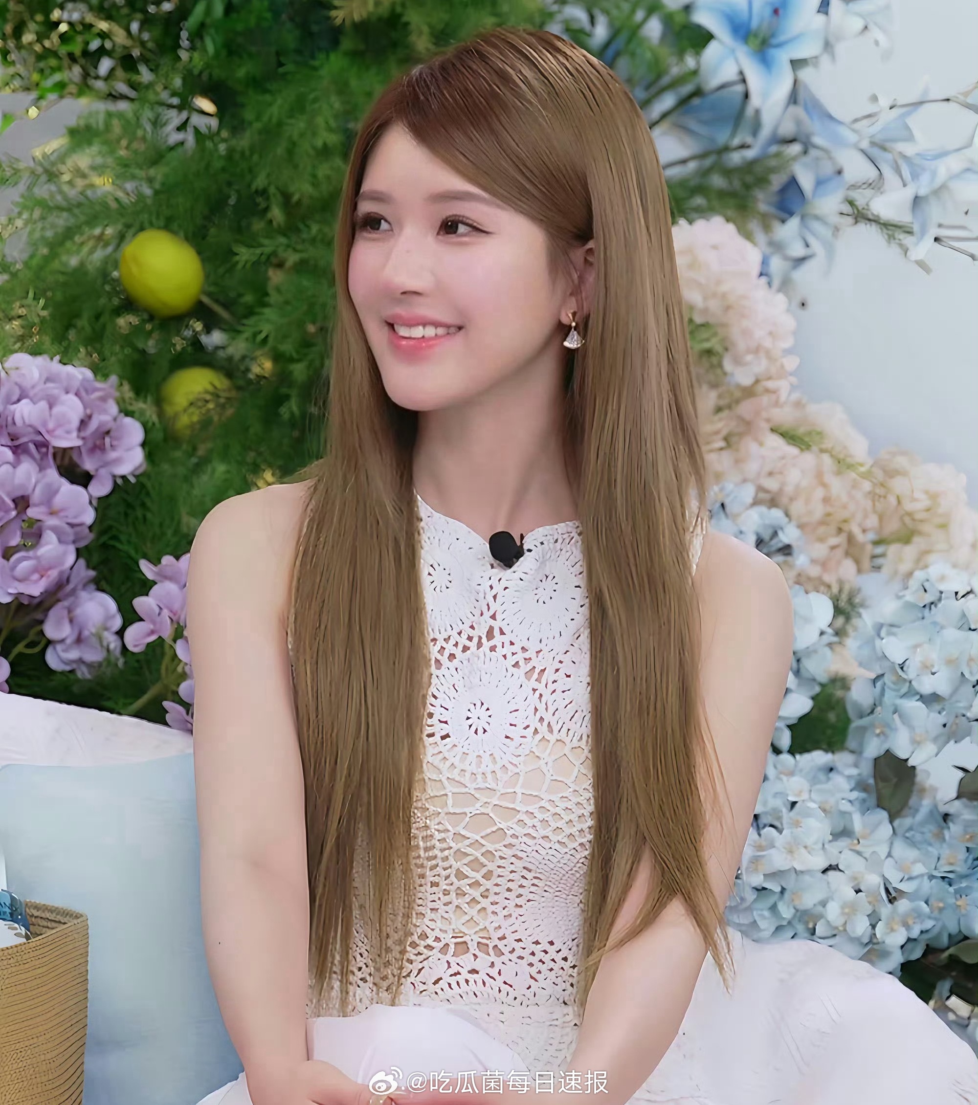 赵露思今晚直播截图，状态怎么样？ 