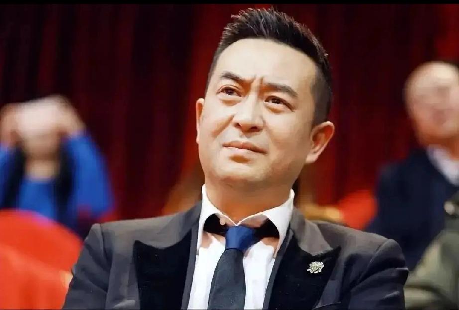 张嘉译独栋别墅曝光！荧幕接地气，私下生活太让人意外
 
    一张生日照意外曝