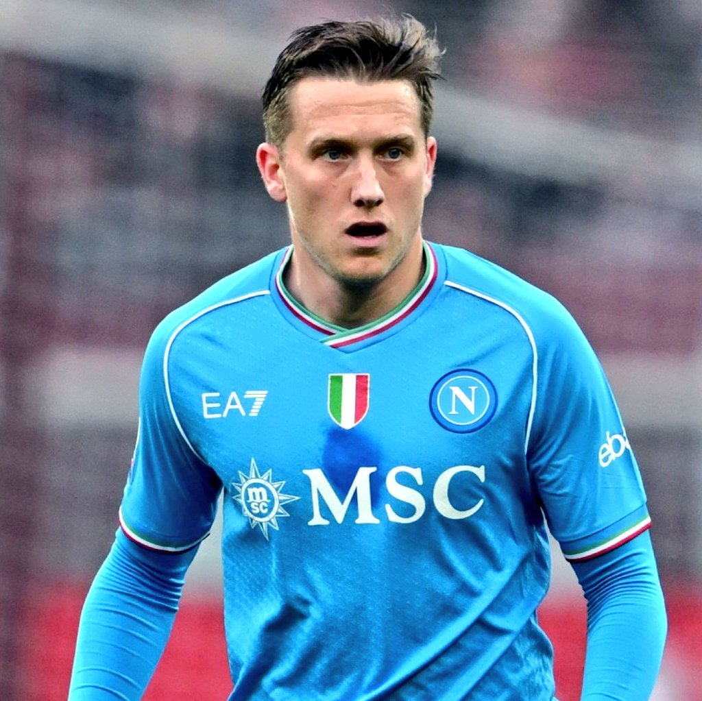 20/21赛季伊始，合同年的米利克没有与那不勒斯达成续约，被德劳伦蒂斯停赛半年，