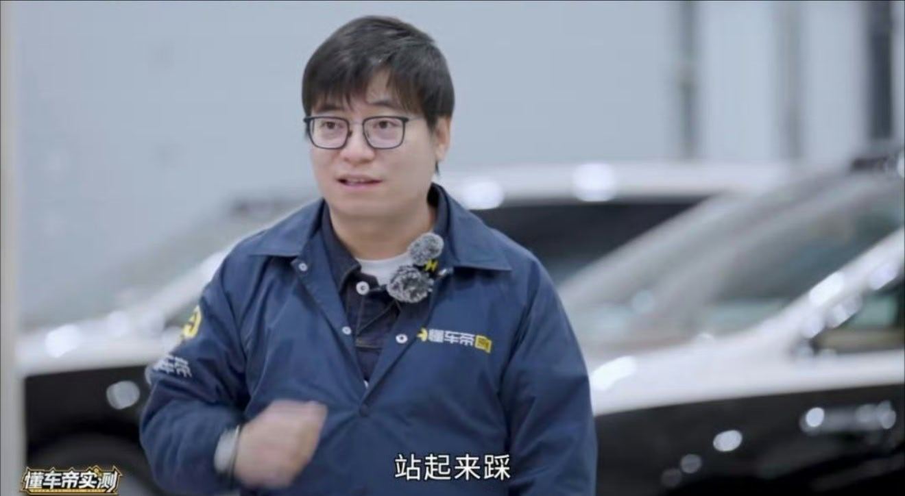 都那么些天了，还没人踹断呢？你们也不行啊[流汗]…… ​​​