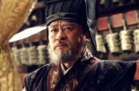 周勃在诛杀吕氏后，被汉文帝任命为右丞相。一天，周勃在家中大摆宴席，众人纷纷道贺，