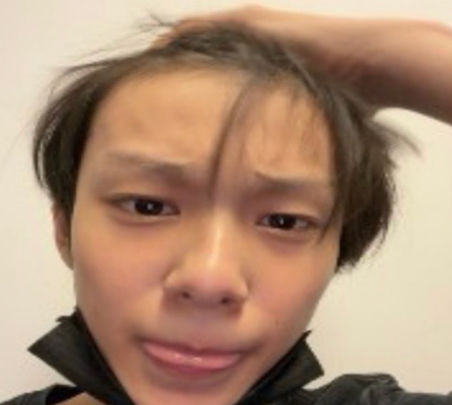 笑的肚子疼 