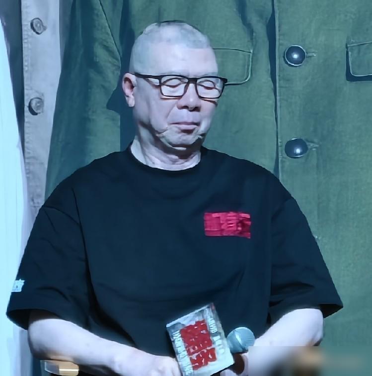 为什么大家说冯小刚跌下了神坛？

特意翻了翻他早年爆火的那些作品，真的没几部离得