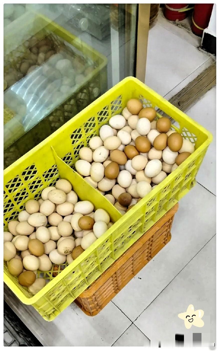 距离中秋节还有2天，
没想到
我们这儿的鸡蛋居然
卖6元一斤。
 
今早逛超市，