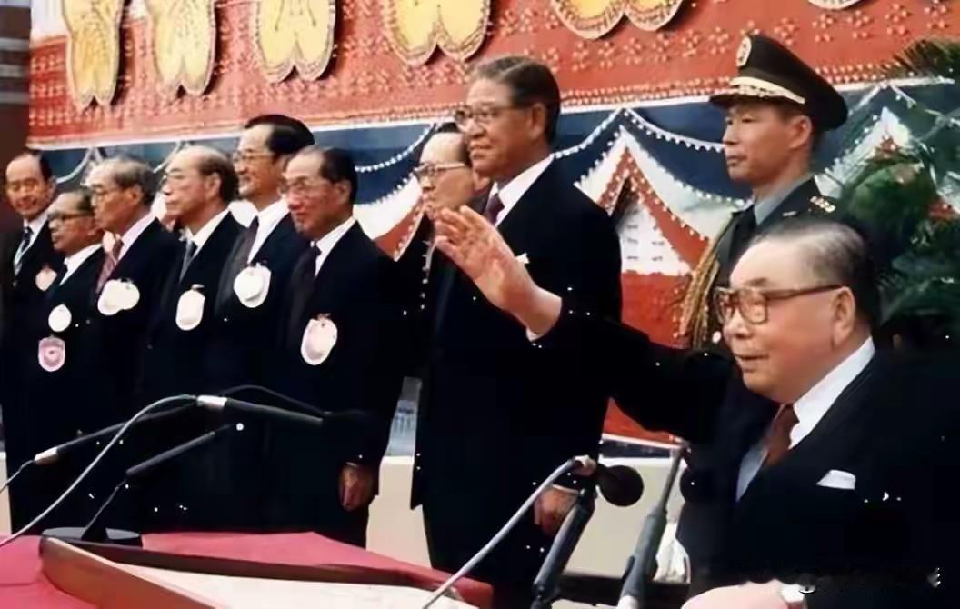 在台湾问题上，蒋经国应该负有一定责任！

蒋经国这个人，在台湾问题上确实有责任。