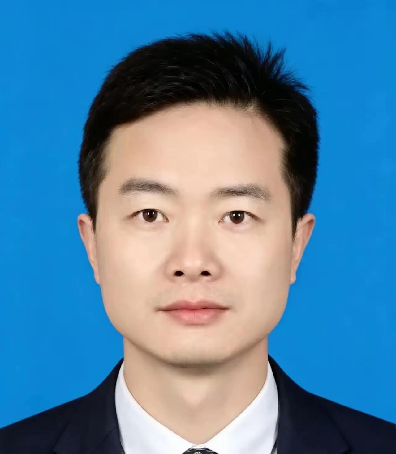 陈建军，男，1980年3月生，汉族，湖南邵阳新宁人，2002年毕业于长沙医学院，