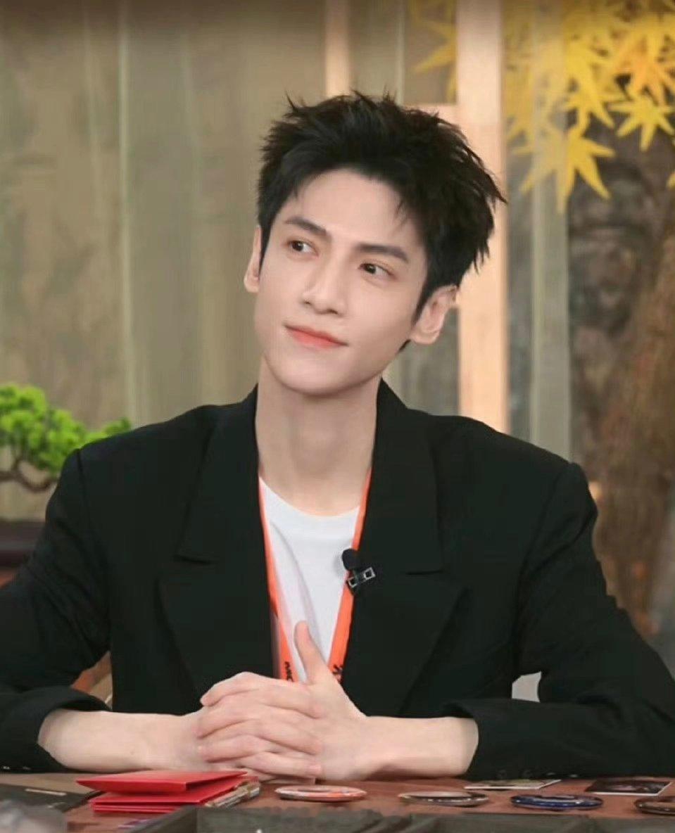 罗云熙今天直播截图，状态怎么样？ 