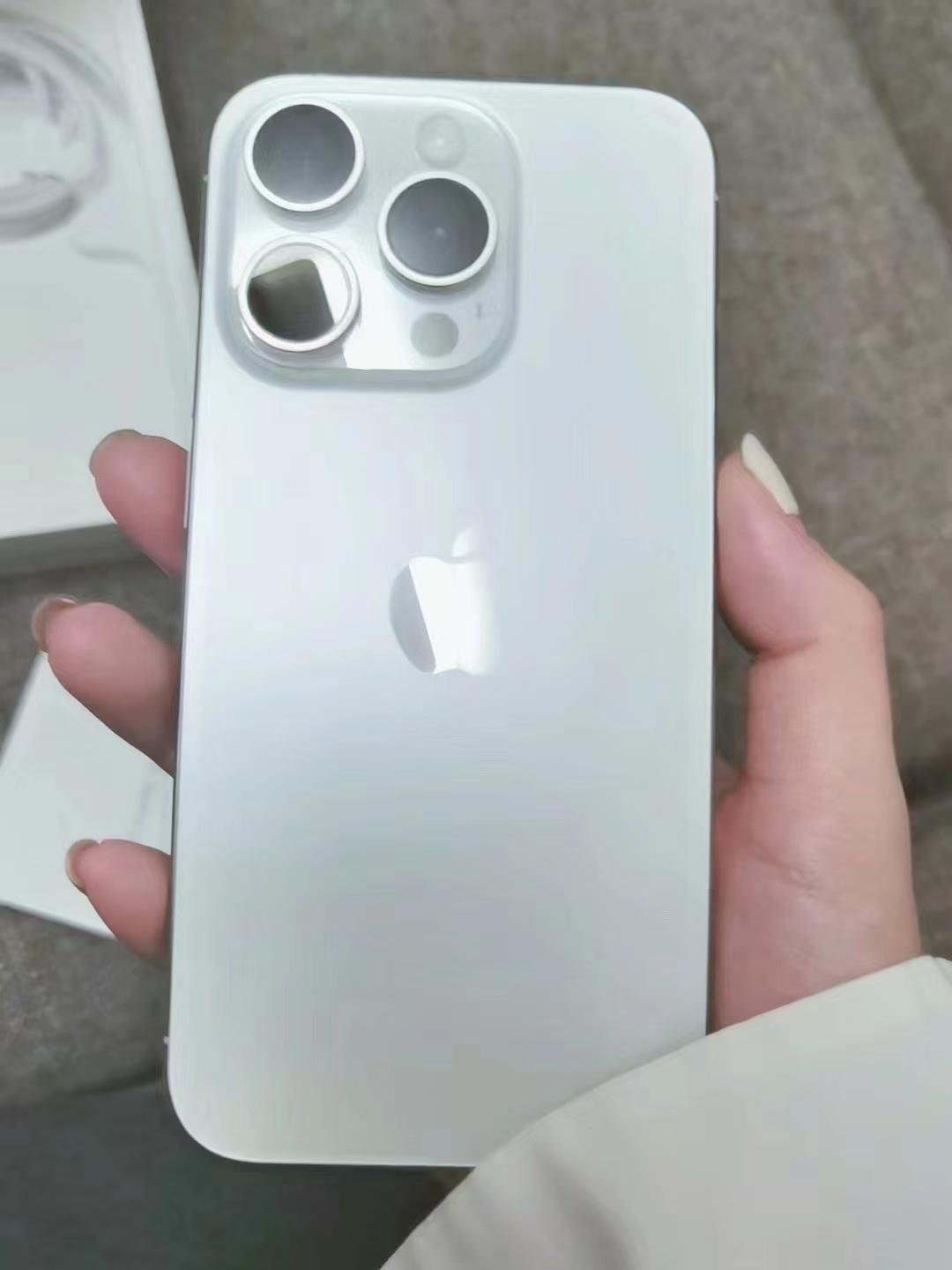 重度使用两天iPhone 15 Pro后，我决定退掉，原因只有一个：续航🔋

