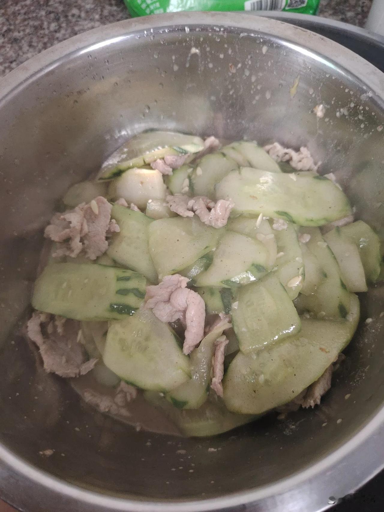 摊上一个情商高爱整理会做饭的婆家是什么感受？
谁都不服，就服你！
婆婆是个坏婆婆