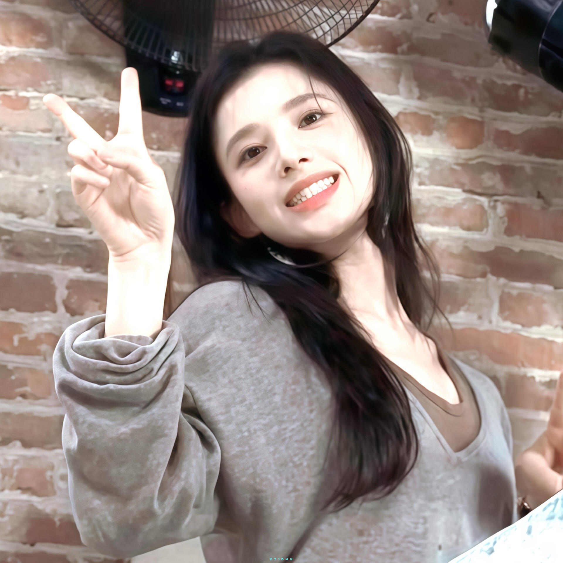 -𝐒𝐇𝐀𝐑𝐄｜张婧仪头像背景图搭配 ⸝⸝🥥꙳🥨◟🐈。 