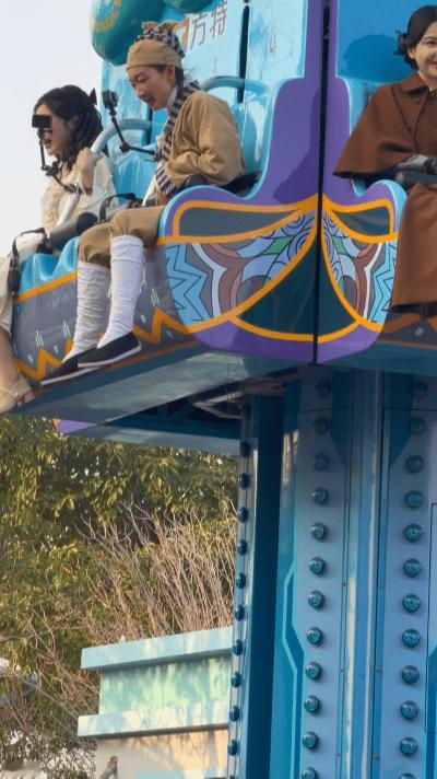 周冬雨 别让影后干这个周五晚高疯确实挺疯狂，周冬雨完全失去表情管理 