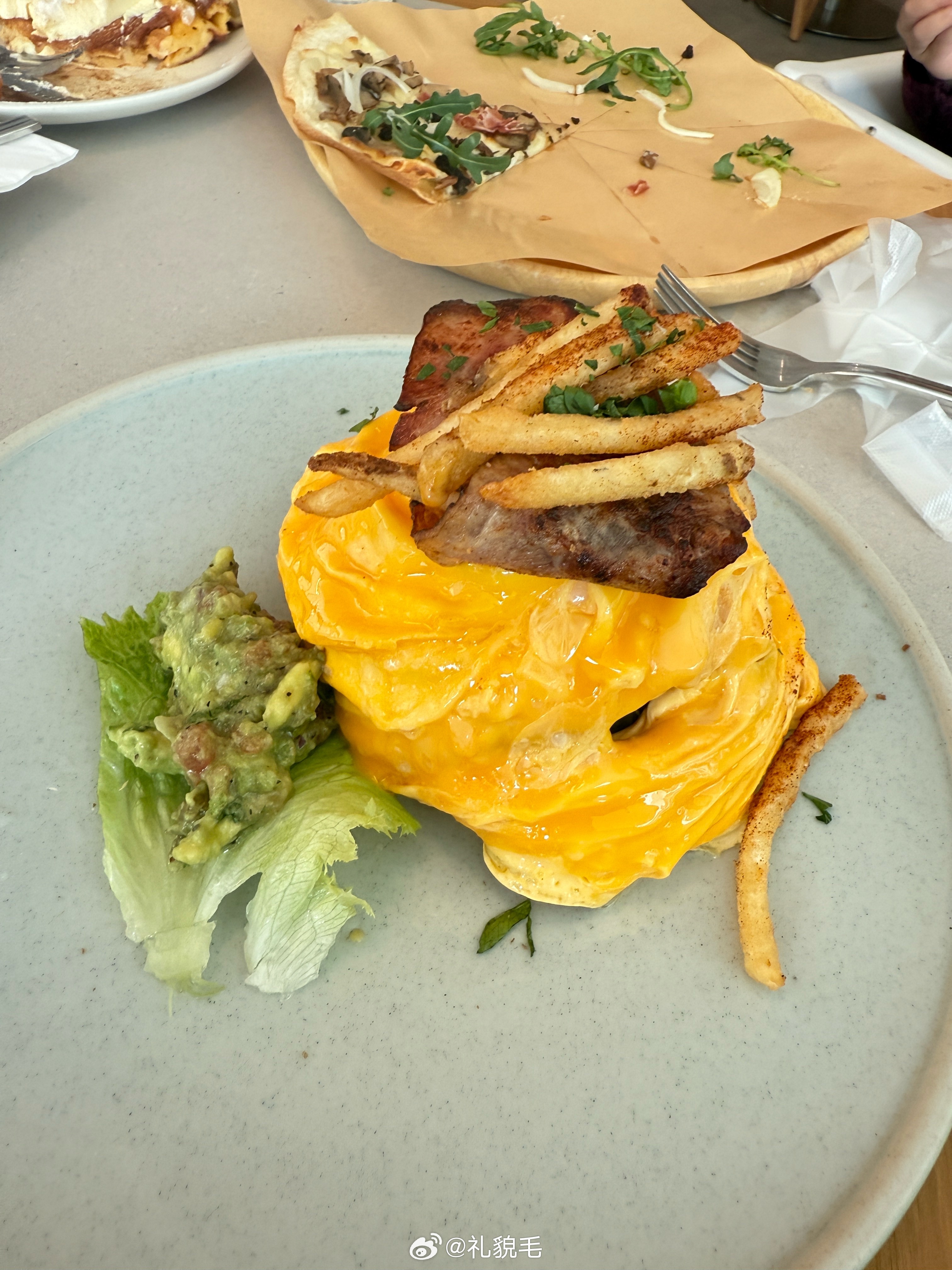 下了山去附近的商场吃了之前的排队大王农夫只能说这家店路过可以吃吃，排队完全没必要